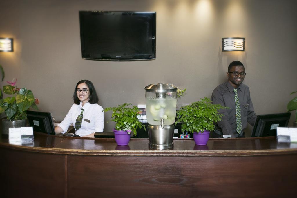 Coliseum Inn Edmonton Zewnętrze zdjęcie